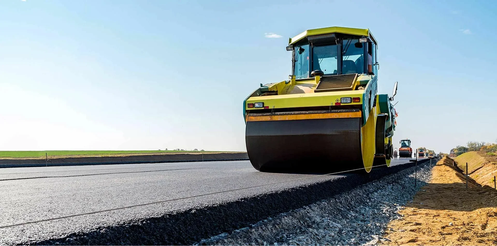 Работа асфальтоукладчика